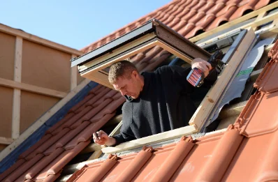 Pose de fenêtres de toit Velux à Cheffes